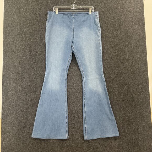 We The Free Jeans Women's 33 Light Wash Blue Flare Stretch Denim Pull On Pants - Picture 1 of 10